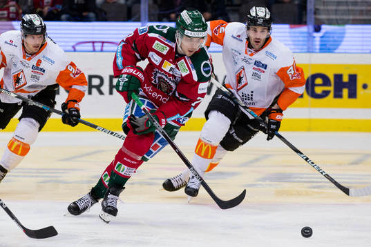 Frölundas Henrik Tömmernes mot Karlskronas Morten Madsen