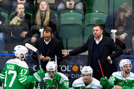 Rögles assisterande tränare Roger Hansson och