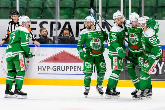 Rögles spelare jublar