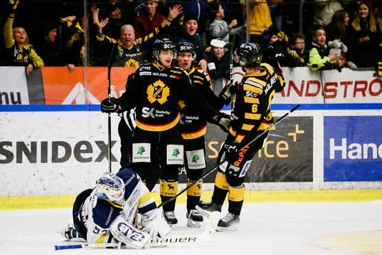 Skellefteås Adam Pettersson jublar
