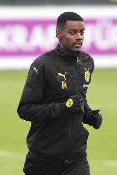 Fuﬂball 1. Bundesliga Training Borussia Dortmund am