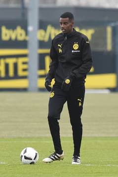 Fuﬂball 1. Bundesliga Training Borussia Dortmund am