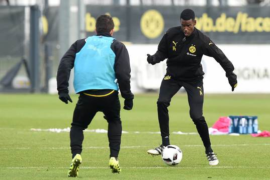 Fuﬂball 1. Bundesliga Training Borussia Dortmund am