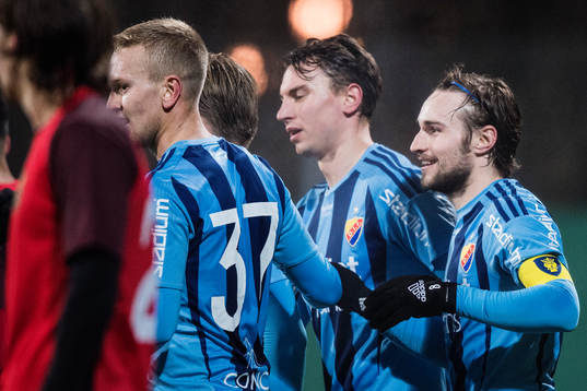 Djurgårdens Marcus Hansson och Kevin Walker jublar