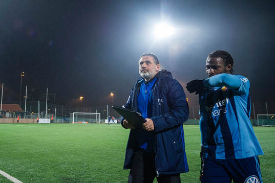 Djurgårdens tränare Özcan Melkemichel och Amadou Jawo