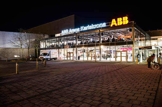 ABB arena utvändigt innan ishockeymatchen i SHL mellan