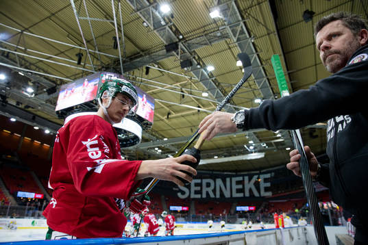 Frölundas Johan Sundström fixar en klubba
