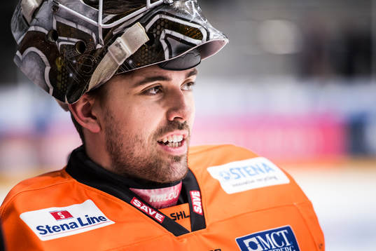 Karlskronas målvakt Johannes Jönsson innan