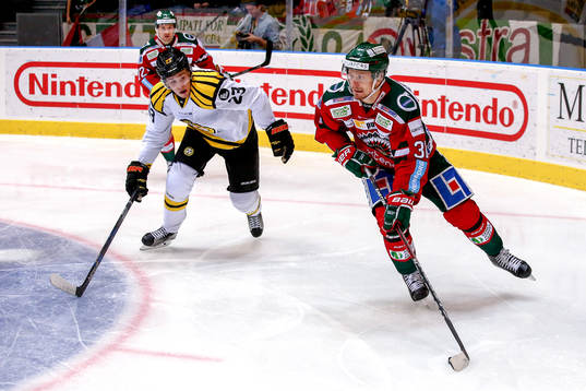 Brynäs Lucas Carlsson och Frölundas Nicklas Lasu