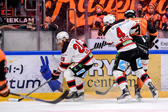 Malmö Redhawks Jens Olsson och Noah Welch och Karlskronas