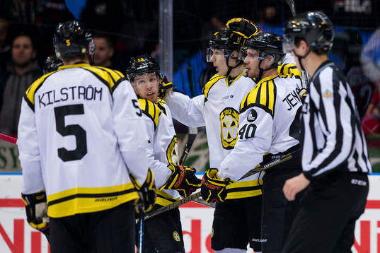 Brynäs Jesper Jensen jublar och omfamnas