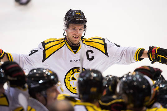 Brynäs Jacob Blomqvist firar