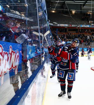 Linköpings Garrett Roe jublar