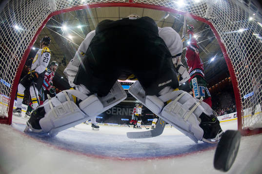 Brynäs målvakt David Rautio släpper in 2-0