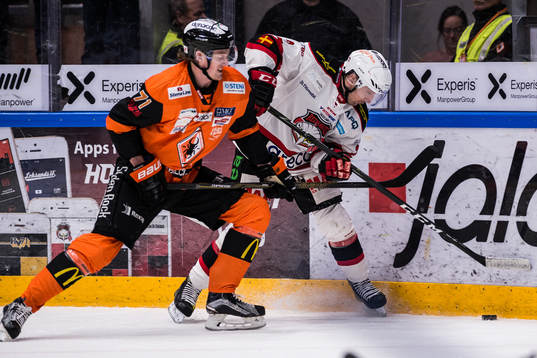 Karlskronas Joseph Jonsson och Malmö Redhawks Erik