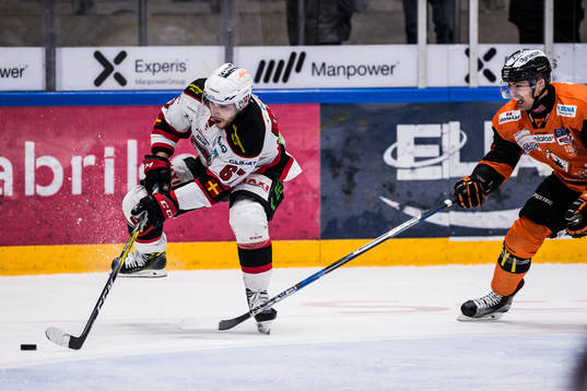 Malmö Redhawks Konstantin Komarek  och Karlskronas Robin
