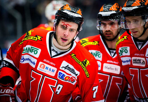 Örebros Alexander Hellström blöder