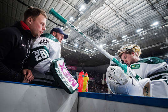 Färjestads målvakt Stefan Steen och målvakt Lars Haugen