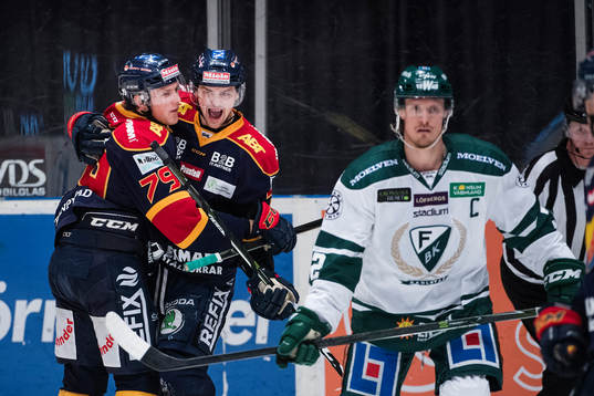 Djurgårdens Daniel Brodin och Patrik Lundh jublar