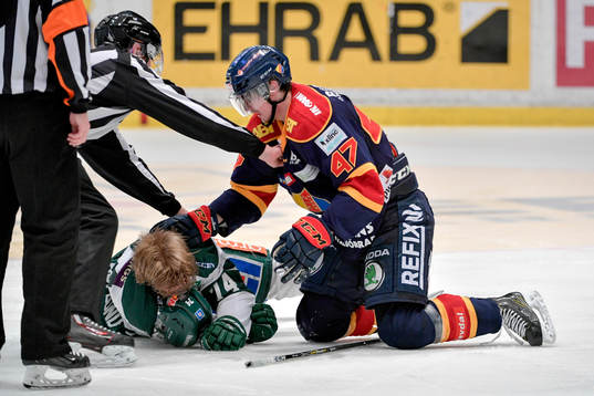 Färjestads Rasmus Asplund och Djurgårdens Linus Johansson