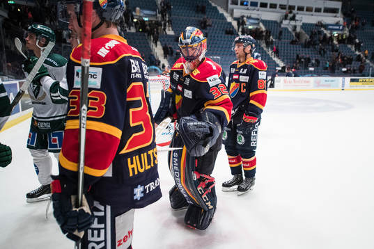 Djurgårdens målvakt Mikael Tellqvist deppar