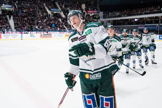 Färjestads Johan Ryno jublar