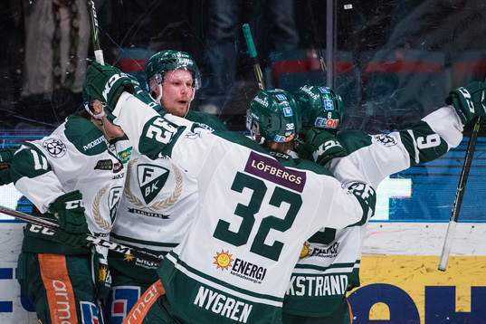 Färjestads spelare jublar