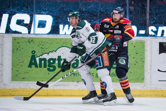 Färjestads Magnus Nygren och Djurgårdens Mikael Ahlén