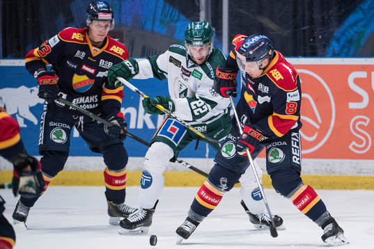 Färjestads Per Åslund mot Djurgårdens Ville Varakas