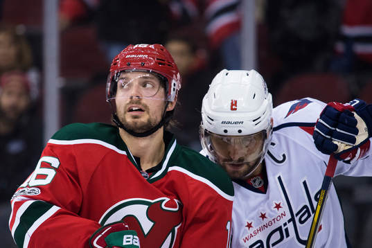 Devils Jacob Josefson och Capitals Alexander Ovechkin