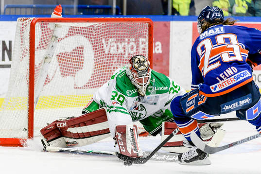 Växjös Ville Leino oroar kring Rögles målvakt Anders