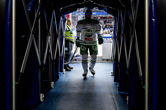 Rögles Dominik Granak deppar i spelargången
