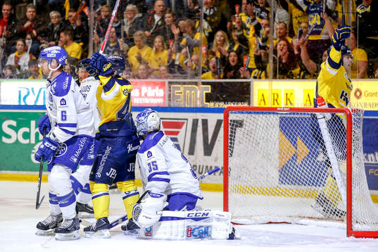 s Pär Arlbrandt och Erik Christensen jublar