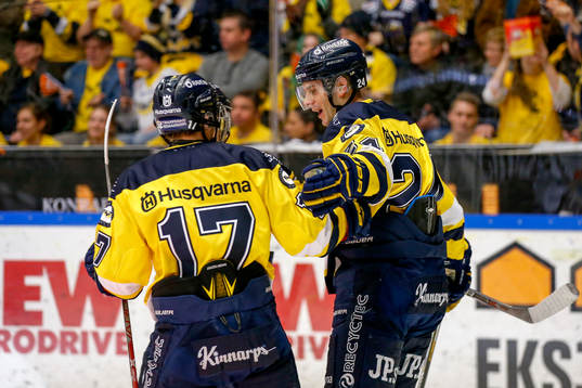 s Erik Brännström och Erik Christensen jublar