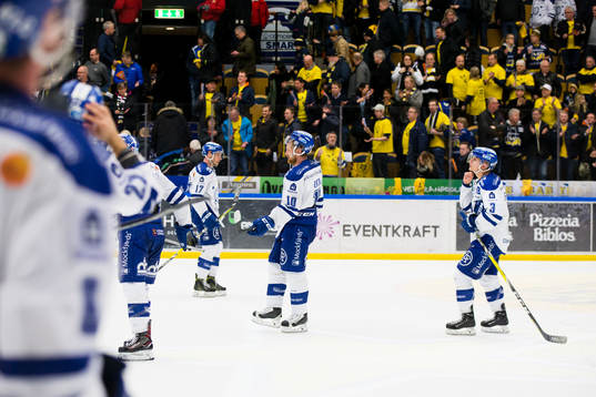 Leksands Mattias Ritola (i mitten) och Daniel Bertov (h)