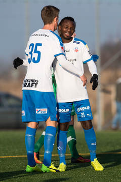 Helsingborgs Niklas Svensson och Monday Samuel