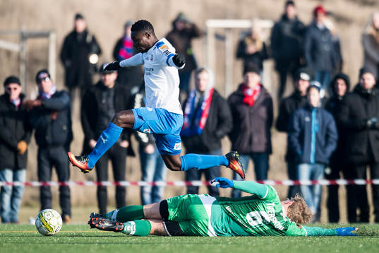 Helsingborgs Oke Akpoveta kommer förbi Odense Jeppe