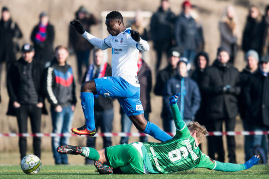 Helsingborgs Oke Akpoveta kommer förbi Odense Jeppe