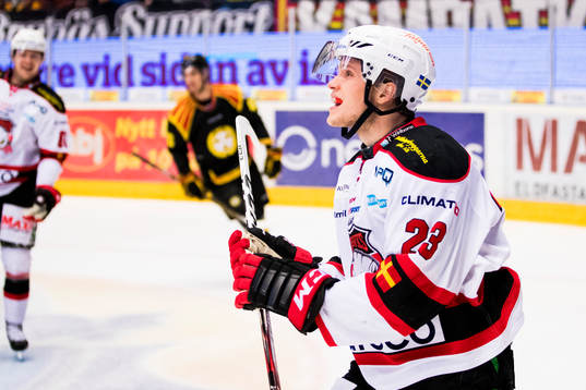 Malmö Redhawks Christoffer Forsberg jublar