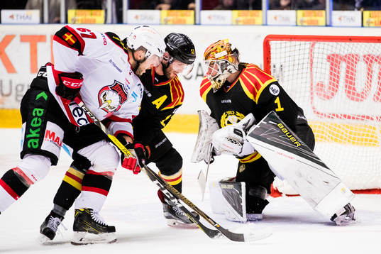 Malmö Redhawks Konstantin Komarek utmanar Brynäs Ryan