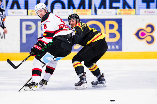 Malmö Redhawks Lars Bryggman och Brynäs Ryan Gunderson