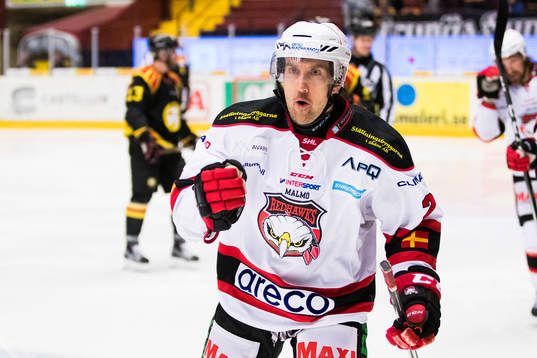 Malmö Redhawks Erik Andersson jublar