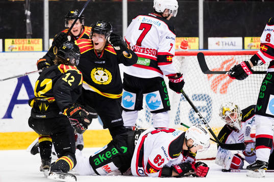 Brynäs Samuel Asklöf jublar