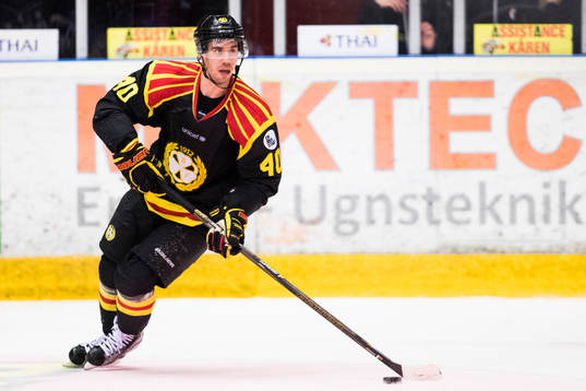 Brynäs Jesper Jensen med pucken
