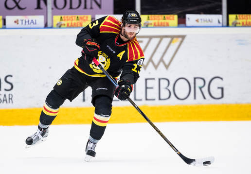 Brynäs Ryan Gunderson med pucken