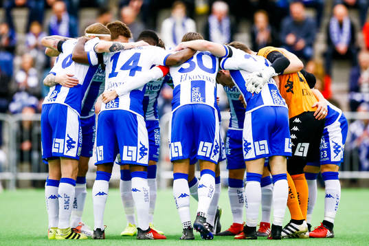 IFK Göteborgs spelare före  en träningsmatch i fotboll