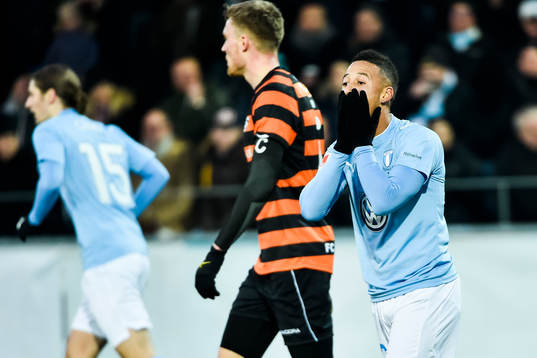 Malmö FFs Tobias Sana deppar