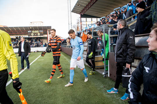 Malmö FFs Markus Rosenberg kommer in på Malmö IP innan