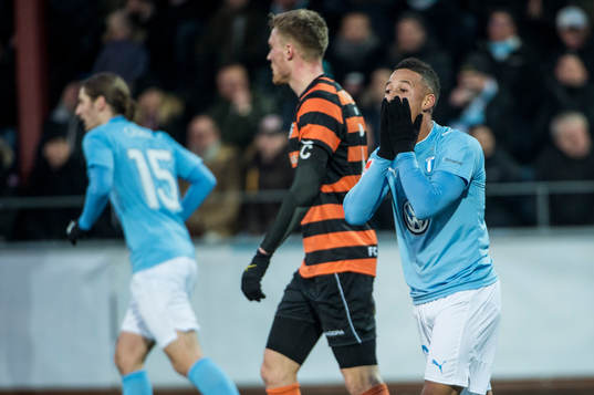 Malmö FFs Tobias Sana deppar