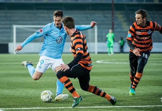 Malmö FFs Markus Rosenberg mot Helsingørs Nicholas